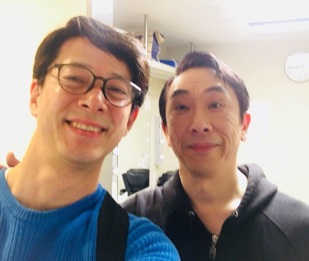 西川忠志さんのインスタグラム写真 - (西川忠志Instagram)「『LIFE LIFE LIFE』  今夜は今回の東京滞在中に絶対観たかった シス・カンパニー作品『LIFE LIFE LIFE』を 渋谷・文化村シアターコクーンへ観劇に！  段田さん最高！今回もカッコイイ😊👍 ！  2006年『ヴァージニア・ウルフなんかこわくない？』 以来13年振りの同じ４人のキャスト、同じ演出家で 前回同様、夫婦２組のシチュエーションで 全く違うお話を上演！  出演、大竹しのぶ、段田安則、稲垣吾郎、ともさかりえ。 演出、ケラリーノ・サンドロヴィッチ。  13年前も観ましたが、 今回のフランス戯曲は・・・ これから観劇される方もいらっしゃるので 詳しくは申せませんが パラレルワールドへ連れて行ってくれましたよ！ 観れて良かった！  #東急文化村 #シアターコクーン #シスカンパニー  #ヤスミナレザ #lifelifelife #人生の３つのヴァージョン  #大竹しのぶ #段田安則 #稲垣吾郎 #ともさかりえ #コメディ  #パラレルワールド  #ヴァージニアウルフなんかこわくない  #エドワードオルビー #西川忠志 #吉本新喜劇 #よしもと新喜劇  #ありがとうございます #感謝 #フランス戯曲 #観劇  #演出 #ケラリーノサンドロヴィッチ #舞台 #東京 #渋谷」4月18日 21時35分 - nishikawa_tada