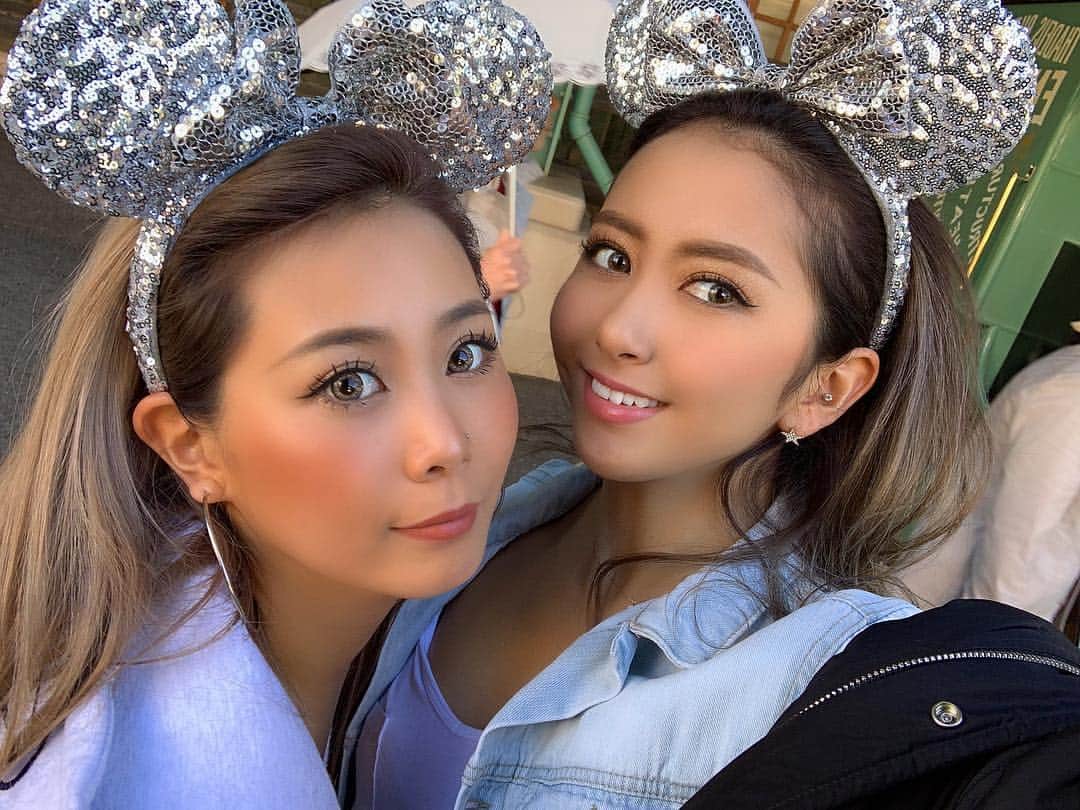 YamanoShiori のインスタグラム：「3ヶ月ぶりに投稿する🦄 安定のマイペース行動で12時にディズニー着くつもりが15時に着いたけどそこそこ空いてて待ち時間も短くてアトラクションもいっぱい乗れたし天気も良かったし満足😍🌸」