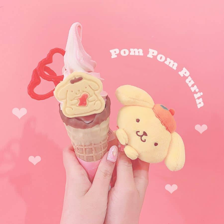 ローリエプレス編集部さんのインスタグラム写真 - (ローリエプレス編集部Instagram)「【Eddy's Icecream×SANRIO】12か月連続コラボアイス♡﻿﻿ ﻿﻿ 4月のポムポムプリンは、もう食べた？﻿﻿ エディーズアイスクリームなら、アイスを食べながら、かわいい写真を撮影できるよ！﻿ ﻿﻿ ﻿﻿ ❤︎エディーズ映えのポイント1.﻿ アイスは両手持ちがかわいい！﻿ ﻿﻿﻿ ❤︎エディーズ映えポイント2.﻿ フォトスポット﻿は、テレフォン、店内の壁、お店のドアだよ！﻿ ﻿ ❤︎エディーズ映えポイント3.﻿ プリンくんグッズやサンリオキャラクターモチーフのおしゃれをするのもおすすめ♪﻿﻿ ﻿﻿ ﻿﻿ 新作アイスの情報は @eddys_ice_cream_  をチェックして！﻿﻿ ﻿﻿ ♥︎Eddy's Icecream﻿﻿ ポムポムプリン（4月限定）1200円﻿﻿ 住所：東京都渋谷区神宮前4丁目26番28号 Pink house1F﻿﻿ 営業時間：11時～20時﻿﻿ ﻿﻿ ﻿﻿ photo by﻿﻿﻿ @kaemelody__pink ﻿ @reinaymm10 reina @totoshi20sui ﻿ Thank you🙏🏻♡﻿﻿﻿ ﻿﻿ ﻿﻿ ﻿﻿ #ローリエプレス #原宿カフェ ﻿﻿ #エディーズアイスクリーム」4月18日 21時46分 - laurier_press