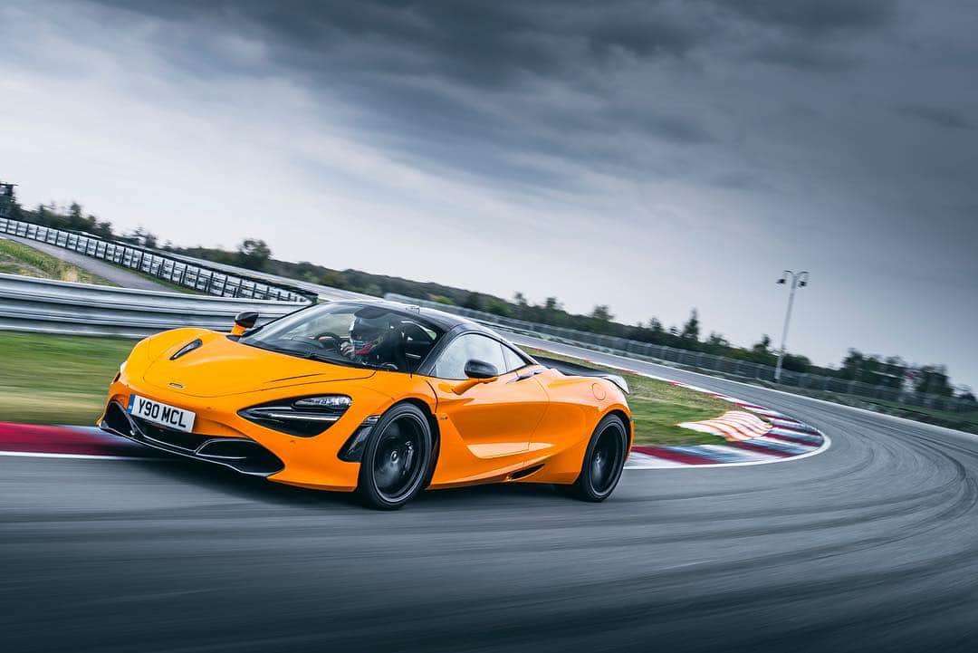 McLaren Automotiveさんのインスタグラム写真 - (McLaren AutomotiveInstagram)「We’re thrilled to announce that the McLaren 720S has been declared the 2019 World Performance Car. “The 720S is a revolutionary step forward for both McLaren, as well as the supercar segment, and to have it recognised in this way by an organisation made up of the most esteemed media across the globe is a great honour.” - Mike Flewitt, CEO, McLaren Automotive」4月18日 21時55分 - mclarenauto