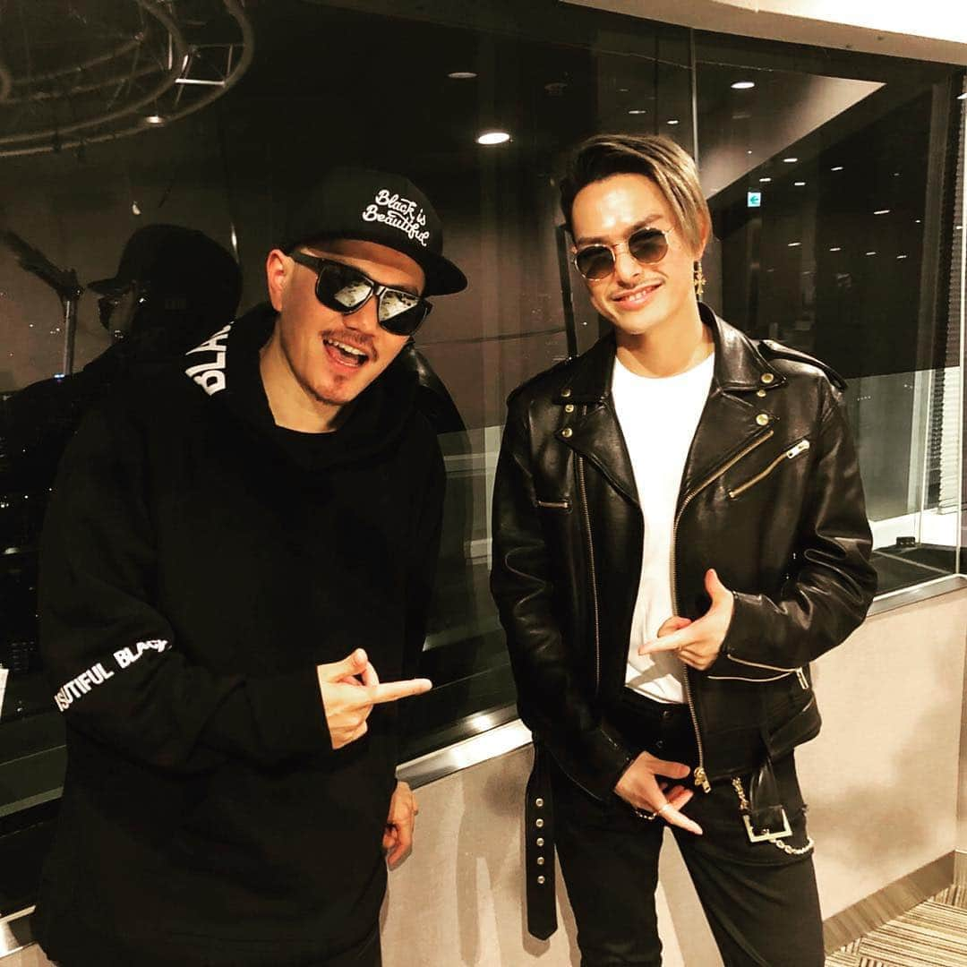 今市隆二さんのインスタグラム写真 - (今市隆二Instagram)「J-WAVE SPARK 24:00-25:00 @exile_atsushi_official  #ATSUSHIsan #spark #dream #goldman」4月18日 21時59分 - jsbryuji_official