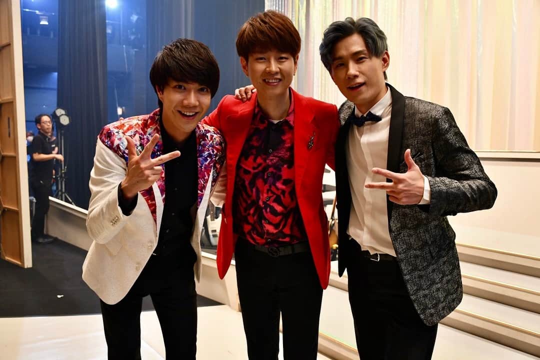 中澤卓也さんのインスタグラム写真 - (中澤卓也Instagram)「今日はティアラこうとうにて、「ドリームスリー」コンサートの初日！満員のお客様、最高に幸せなステージをありがとうございました✨明日は大阪、新歌舞伎座でのコンサートです！ #ドリームスリー #ティアラこうとう #コンサート #初日 #感謝 #茜色の恋 #中澤卓也」4月18日 22時23分 - takuya_nakazawa.118