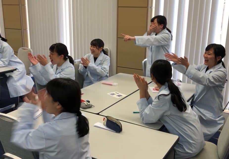 新大阪歯科衛生士専門学校【公式】さんのインスタグラム写真 - (新大阪歯科衛生士専門学校【公式】Instagram)「新入生一泊研修📝 . アイスブレイクのゲームや 寝食を共にして親睦を深めます😋🍲 . . #新大阪歯科衛生士専門学校 #sdhc #歯科衛生士 #新入生 #研修 #琵琶湖 #icebreak #ちゃんこ鍋 #game #enjoy #smile #仲間 #friend #友達 #girl #学校  #school #夢 #dream #専門学校 #happy #likeforlike #like4like #instagood #instalike #fun #love #dental #dentalhygienist  #dentalhygiene」4月18日 22時27分 - sdhc1115