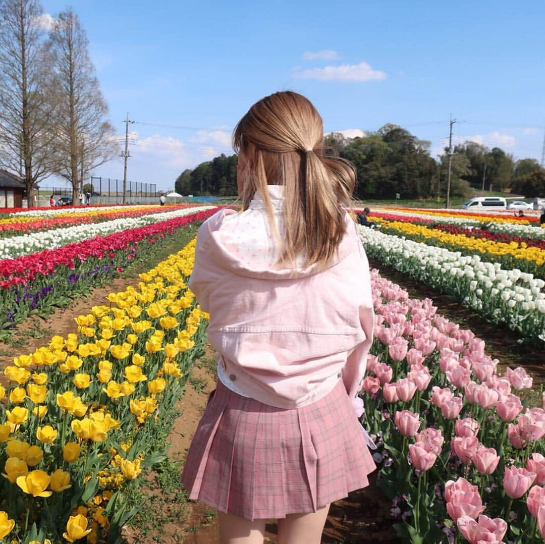 月雲ねるさんのインスタグラム写真 - (月雲ねるInstagram)「🌷👸🏼🌷 #チューリップ #お花 #flower #cute #ootd #fashion #데일리룩 #패션 #패션스타그램 #오오티디 #코디 #옷 #옷스타그램 #얼스타그램 #여행 #여행스타그램」4月18日 22時39分 - neruneruworld