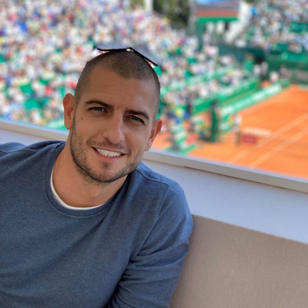 ムラデン・ペトリッチさんのインスタグラム写真 - (ムラデン・ペトリッチInstagram)「Last man standing.. @bornacoric  idemo do kraja 💪🏽 🇭🇷 #tennis #montecarlo #monaco #masters #croatia」4月18日 22時35分 - mladenpetric