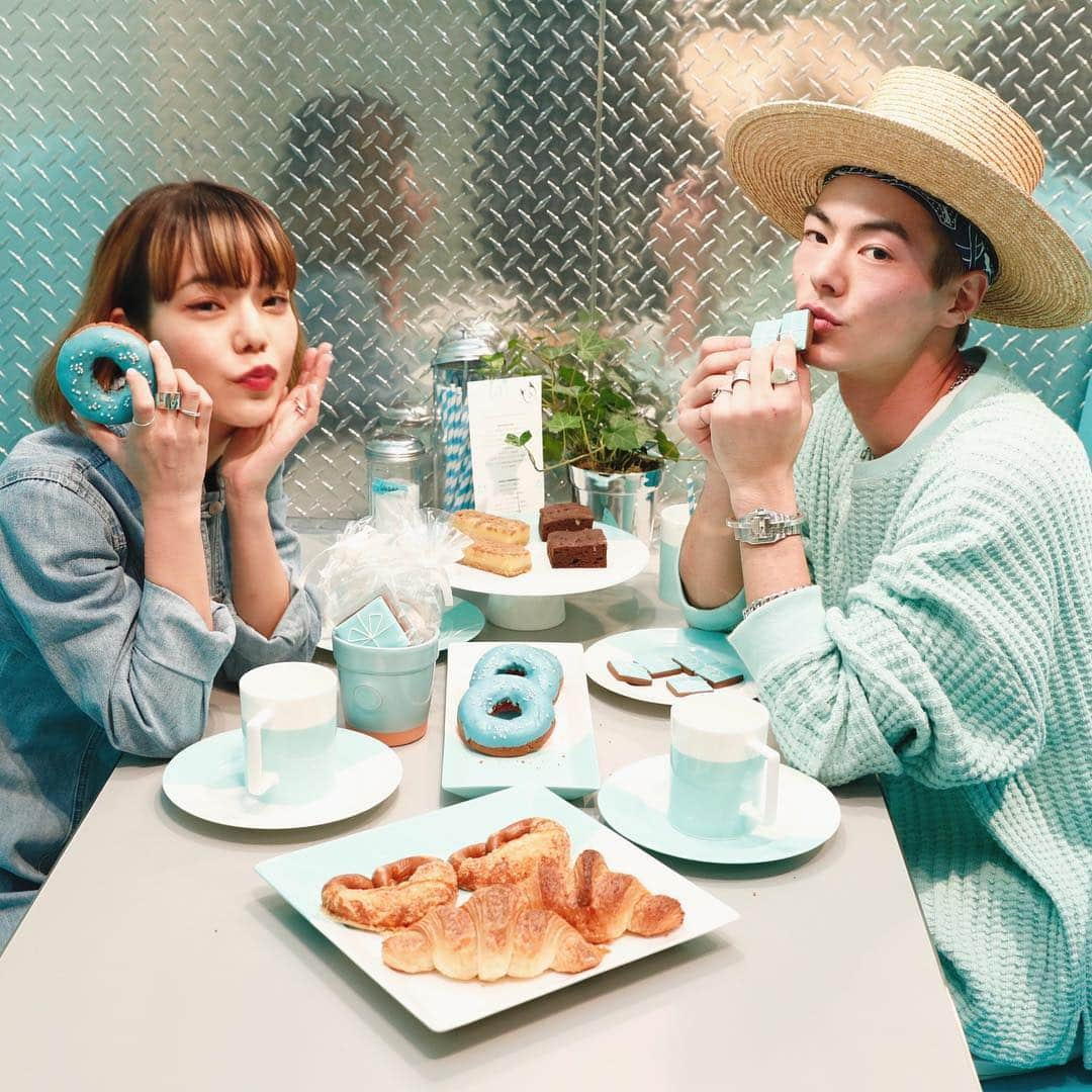 長澤メイさんのインスタグラム写真 - (長澤メイInstagram)「@tiffanyandco のかcafeが キャットストリートにopen💙 店内もジュエリーも かわいい～～🥺💘💘💘 #tiffanyandco  #tiffanyxcatstreet」4月18日 22時39分 - xxmeixx1208