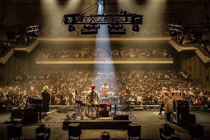 柳沢亮太さんのインスタグラム写真 - (柳沢亮太Instagram)「2019.04.18 オリックス劇場 都会のラクダ“ホール＆ライブハウス”TOUR 2019〜立ちと座りと、ラクダ放題〜 #ラクダ放題 #写殺 @cazrowAoki」4月18日 22時44分 - yayayayanagi