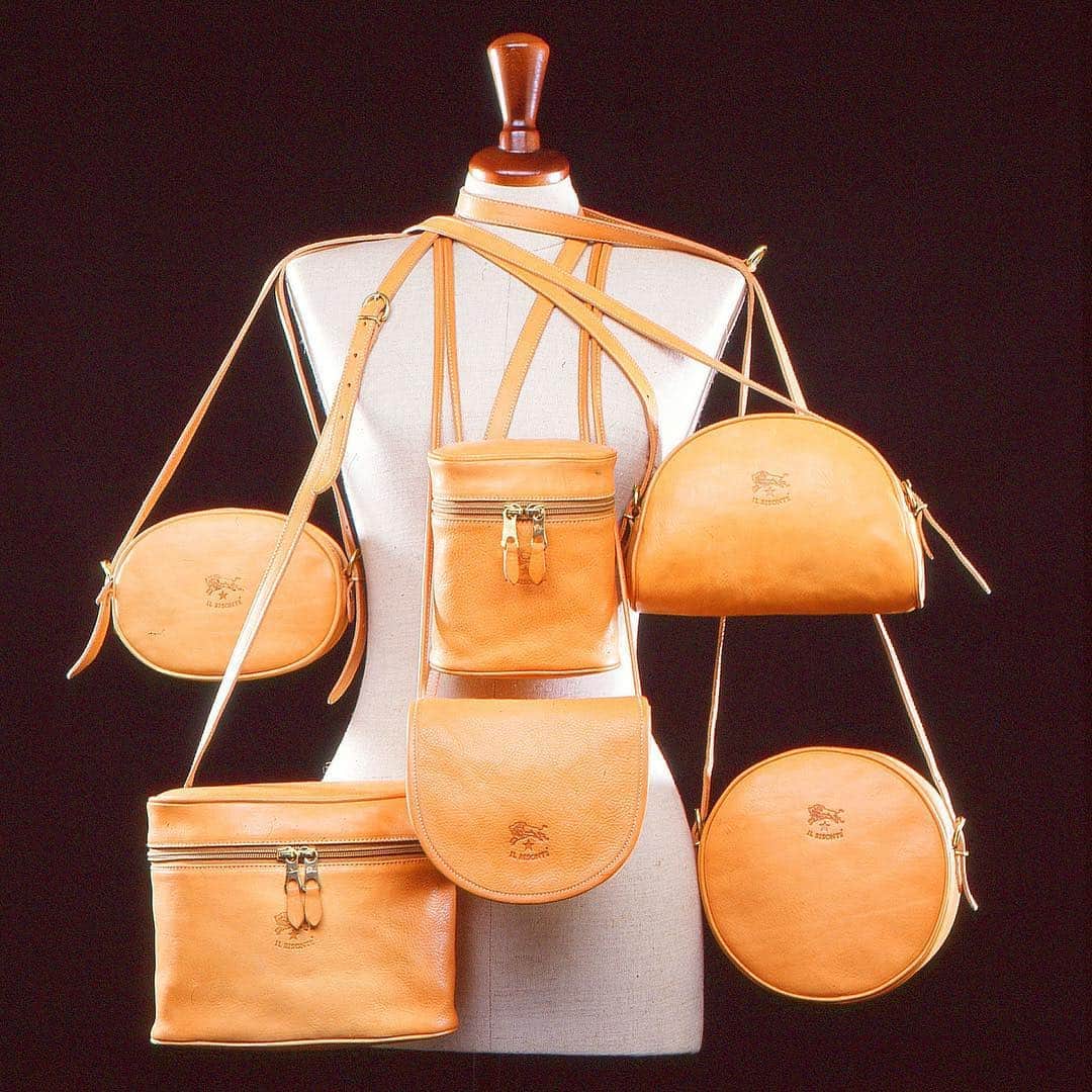 イルビゾンテのインスタグラム：「Natural color. From Il Bisonte's photo archive, 1992. ☆ #ILBISONTE」