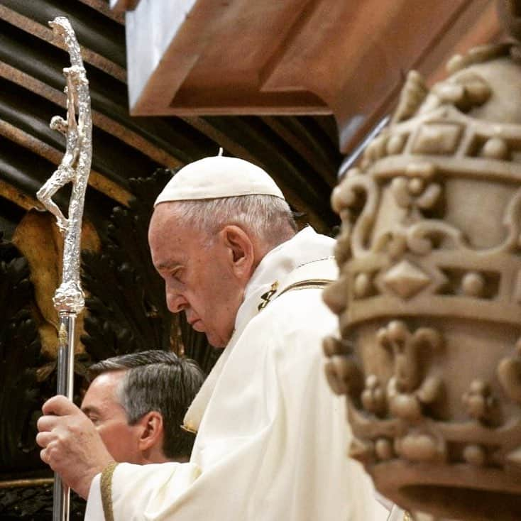 フランシスコ（ローマ教皇）さんのインスタグラム写真 - (フランシスコ（ローマ教皇）Instagram)「#Crisma #HolyThursday #JuevesSanto #QuintafeiraSanta #GiovedìSanto #JeudiSaint #Gründonnestag #WielkiCzwartek」4月18日 22時57分 - franciscus