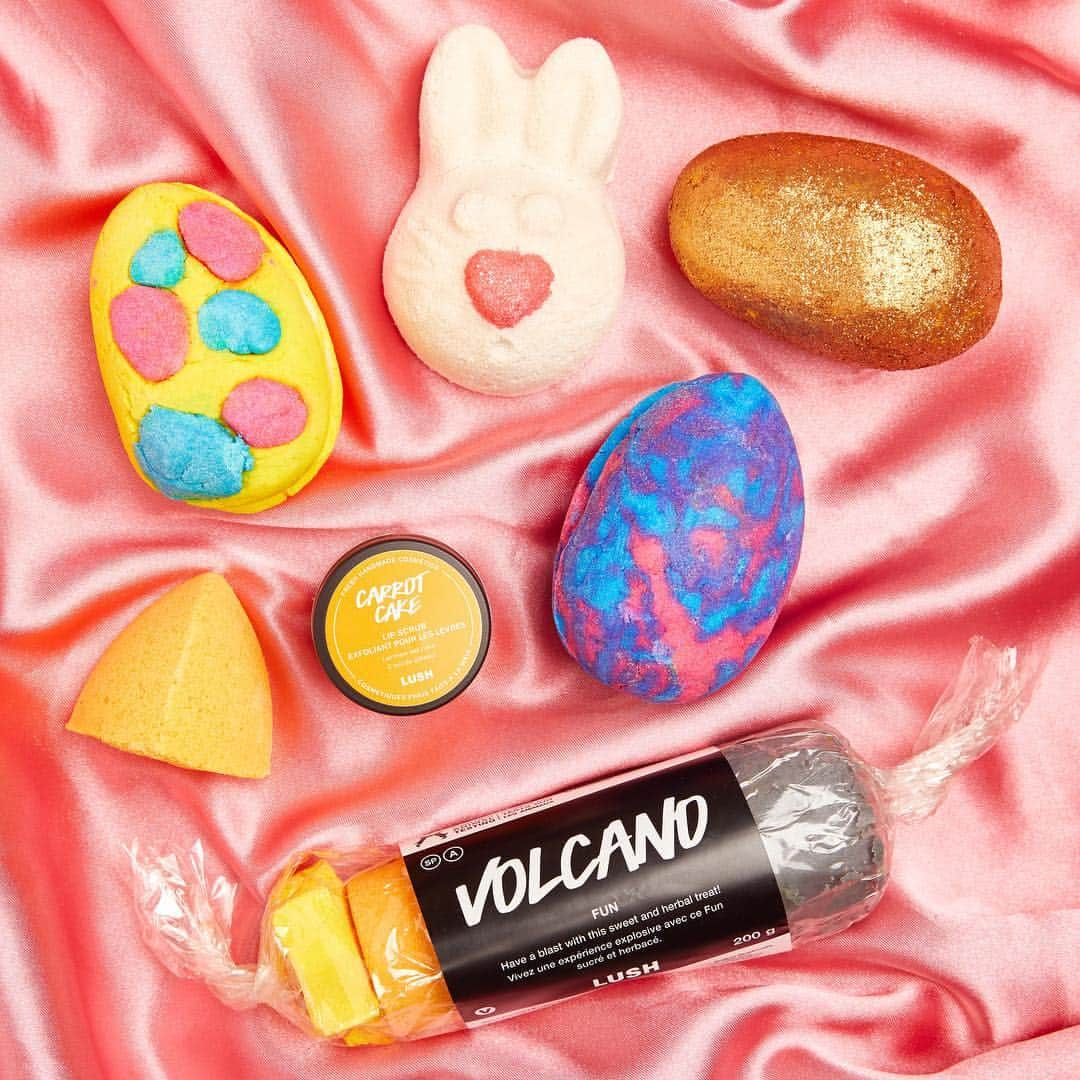 LUSH Cosmeticsさんのインスタグラム写真 - (LUSH CosmeticsInstagram)「Easter chocolate has nothing on these goodies. Make this weekend extra Lush by filling a loved one's basket with bath, shower and grooming treats that'll make them hoppy af. Jump to your nearest shop to get your paws on something special. 🐰💕🐇 #LushLife」4月18日 23時05分 - lushcosmetics