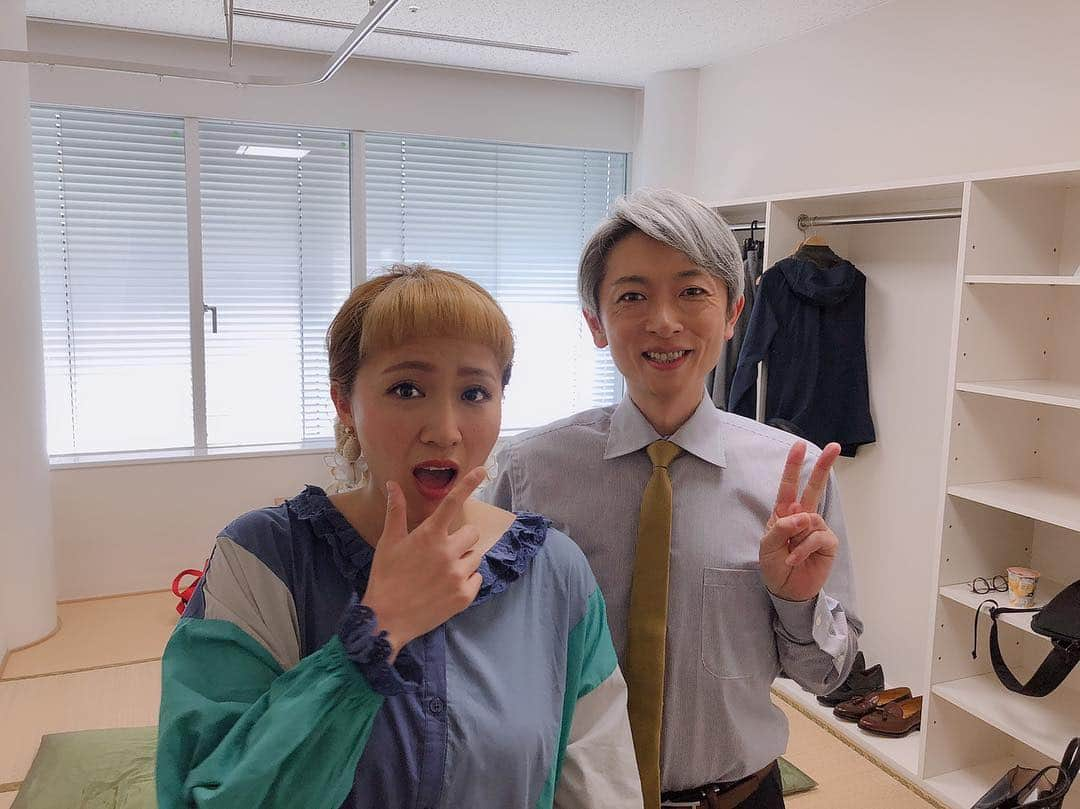 丸山桂里奈さんのインスタグラム写真 - (丸山桂里奈Instagram)「同じ事務所の、登坂さんと隣の楽屋だったので挨拶に行かせていただきました🤭💡頭が良く、そのうえのうえでオモローな方で会った瞬間に魅力満載でした💡  #ホリプロ #二部 #ホリプロ愛 #登坂淳一さん #アナウンサーさん #めちゃいい人 #楽屋までお邪魔しました #いい意味で #インスタバエ」4月18日 23時08分 - karinamaruyama