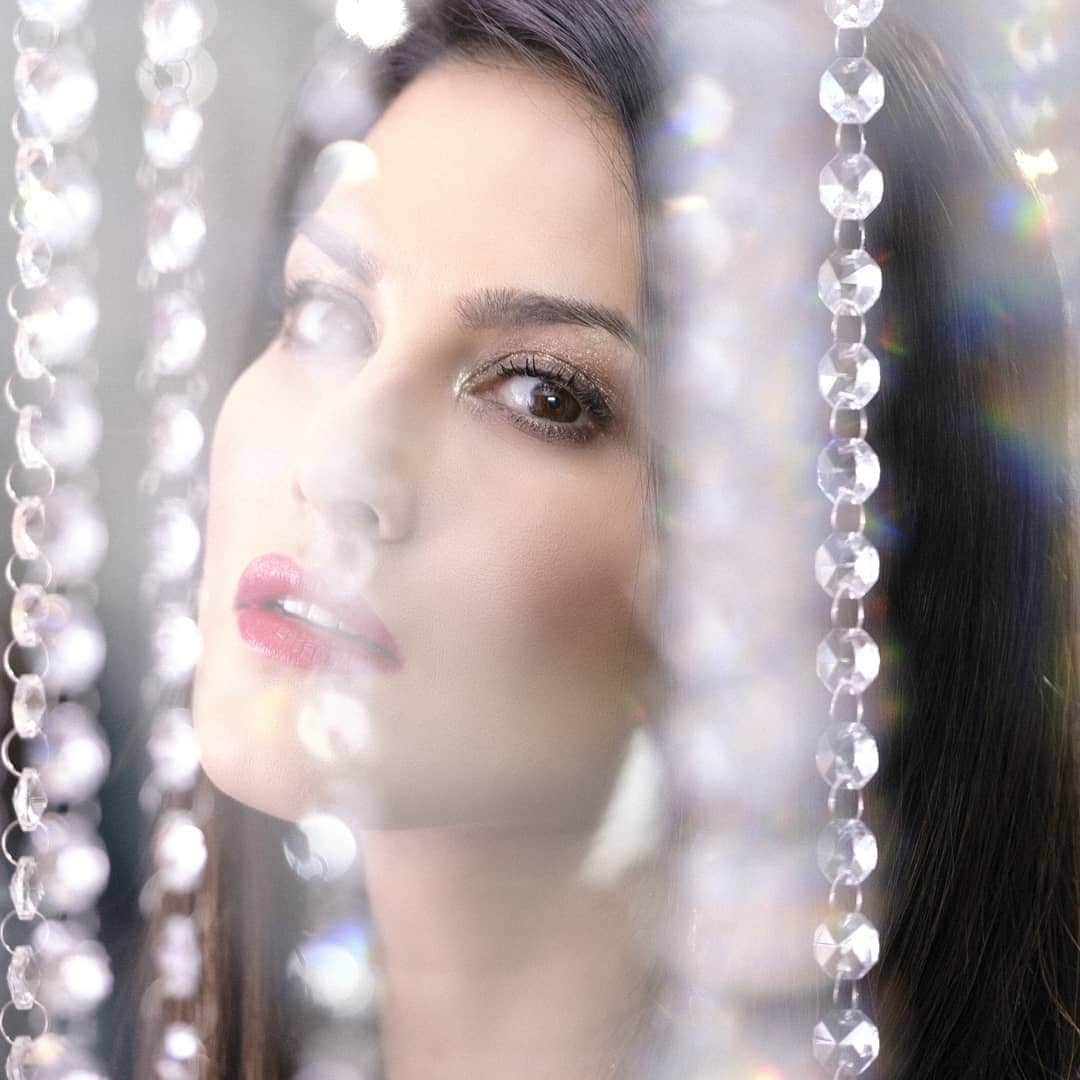 サニー・レオーネさんのインスタグラム写真 - (サニー・レオーネInstagram)「"Shine bright like a Diamond'  #SunnyLeone」4月18日 23時28分 - sunnyleone