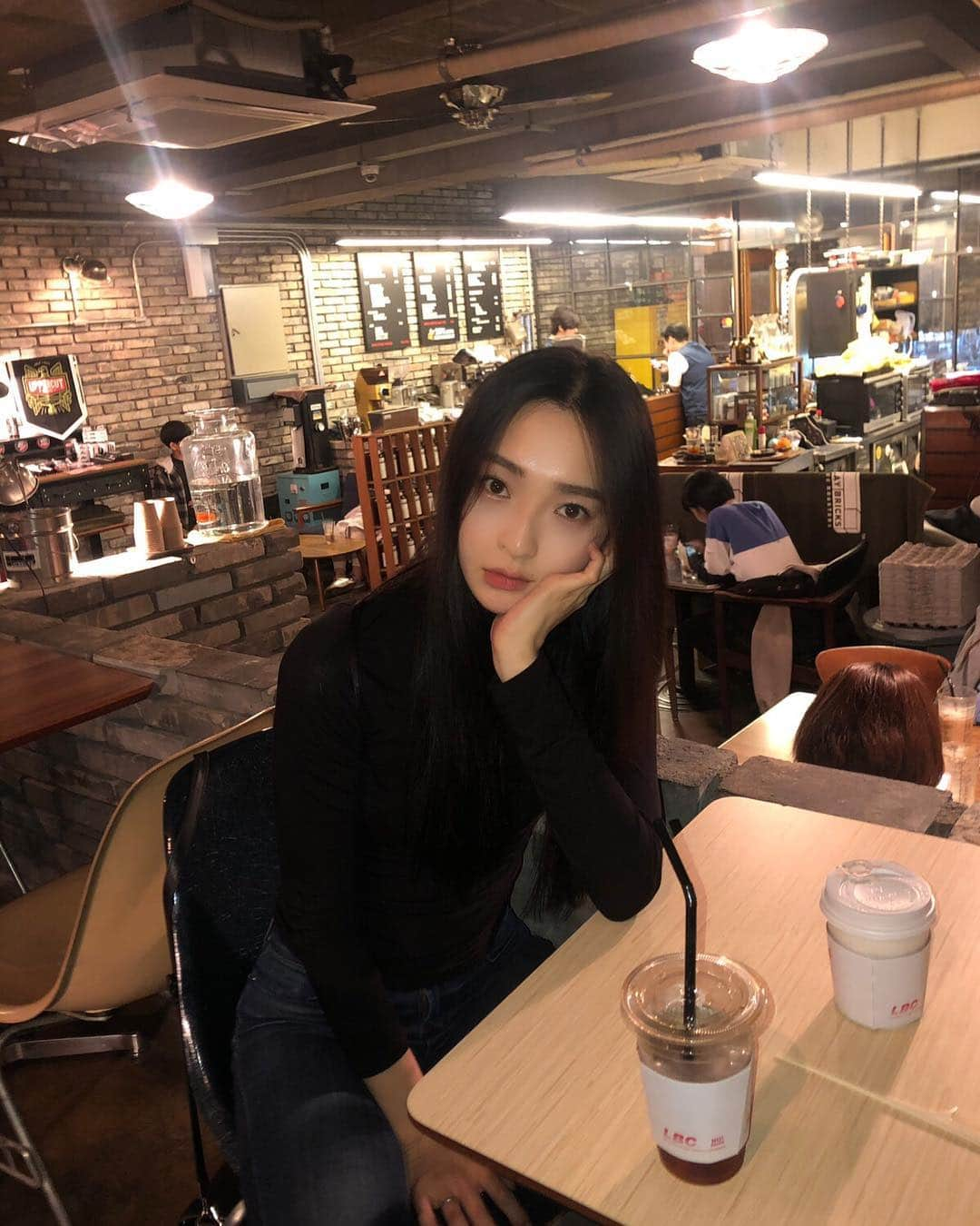 佐藤かよさんのインスタグラム写真 - (佐藤かよInstagram)「☕️💜 . . . 夜なのにたくさんコーヒー飲んだなぁ #밤카페」4月18日 23時29分 - satokayo1226