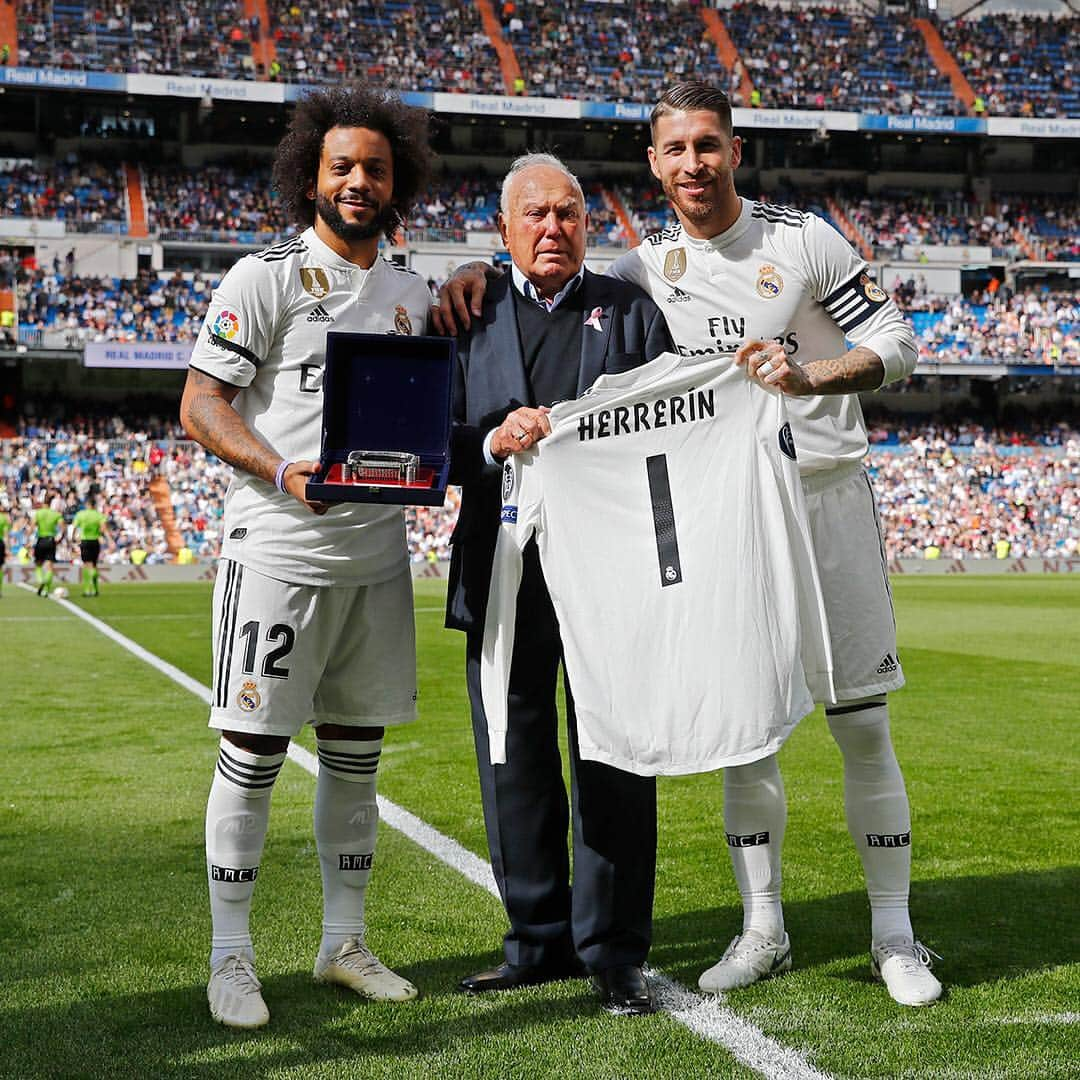 レアル・マドリードさんのインスタグラム写真 - (レアル・マドリードInstagram)「@RealMadrid expresses its deep regret at the passing of Agustín Herrerín, who served as stadium delegate at the Estadio Santiago Bernabéu for over 18 seasons. He is a figure who will forever be linked to the history of our club and its stadium. - El #RealMadrid lamenta profundamente el fallecimiento del que fuera delegado del estadio Santiago Bernabéu durante más de 18 temporadas, Agustín Herrerín. Su figura permanecerá unida para siempre a la historia de nuestro club y de nuestro estadio.」4月18日 23時29分 - realmadrid