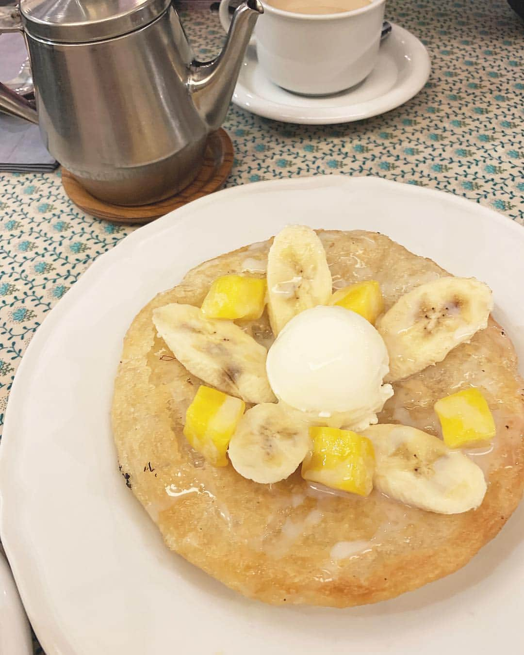 佐々木千紘さんのインスタグラム写真 - (佐々木千紘Instagram)「先日のアジアン料理屋さん🍌🍍🥑 甘いものは食べてしまうので、その分消費します🏃‍♀️💗 .  本日も沢山のご来店をありがとうございました💕💕最近長く通って下さっているお客様からの嬉しい報告が多いです🥰これからも末永くよろしくお願い致します🙇‍♀️💕💕 .  明日はまだ所々に空きがございますのでよろしくお願い致します💓💗 .  #MINX#harajuku#hair#いつもありがとうございます#4月もよろしくお願いします#甘いもの」4月18日 23時43分 - chipisasaki