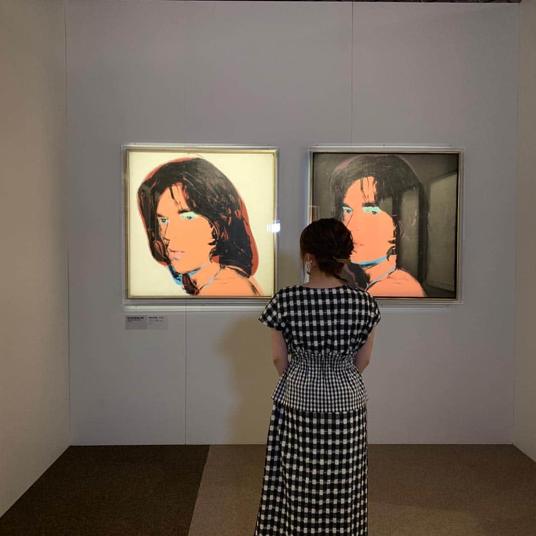 高橋みなみさんのインスタグラム写真 - (高橋みなみInstagram)「「Exhibitionism‐ザ・ローリング・ストーンズ展」に取材に行ってきました🥺✨ アジア初となる巡回地となる東京！ メンバーの皆さんがどんな道を歩んできたのか、その壮大な物語を体感できます☺️ 体験型ミキシングコーナーや様々なアートワーク！バンドメンバーが実際に使用した楽器など貴重な展示品が盛りだくさん✨  ザ・ローリングストーンズ大好き！という方はもちろん！知っているけど、深くは知らないという方も楽しめるんじゃないかなと思いました☺️✨ ２５日のTOKYO FM「これから、何する？」にて紹介しますので、ぜひ聴いてくださいー！  #ストーンズ展 #therollingstones  #五反田メッセ #これなに #tokyofm #radio 衣装👗 ワンピース @rpko_official イヤリング @jour_couture パンプス👠 @re_rz」4月18日 23時51分 - taka37_chan