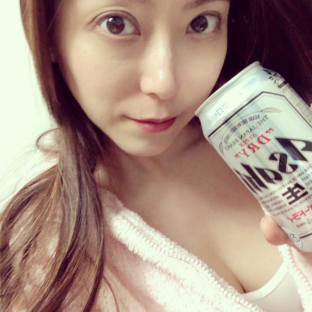 白木優子さんのインスタグラム写真 - (白木優子Instagram)「今日もお疲れ様！ さっ！飲も飲も❤️」4月18日 23時59分 - yuko_shiraki_official
