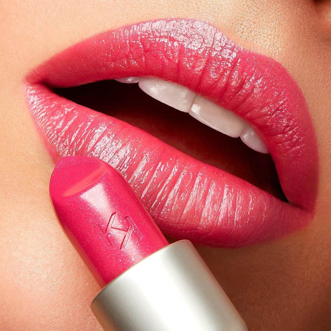 KIKO MILANOさんのインスタグラム写真 - (KIKO MILANOInstagram)「Candy craving 🍭 A sheer wash of delicious #pink for your lips. Glossy Dream Sheer Lipstick 208」4月18日 23時52分 - kikomilano