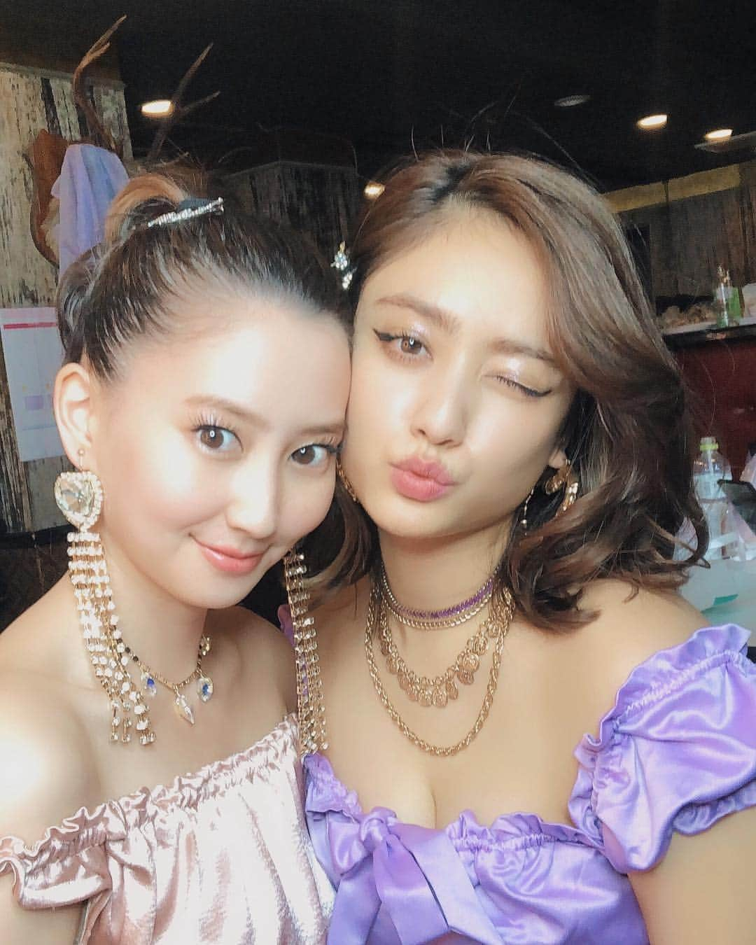 谷まりあさんのインスタグラム写真 - (谷まりあInstagram)「My lovely sister Mayuko Chan 💖💖 卒業おめでとう。  まりあの心からは卒業してないけどね。ずっとあなたの妹です🥰 #vivinight #まゆまり #河北麻友子 ちゃん」4月18日 23時53分 - mariaaaa728