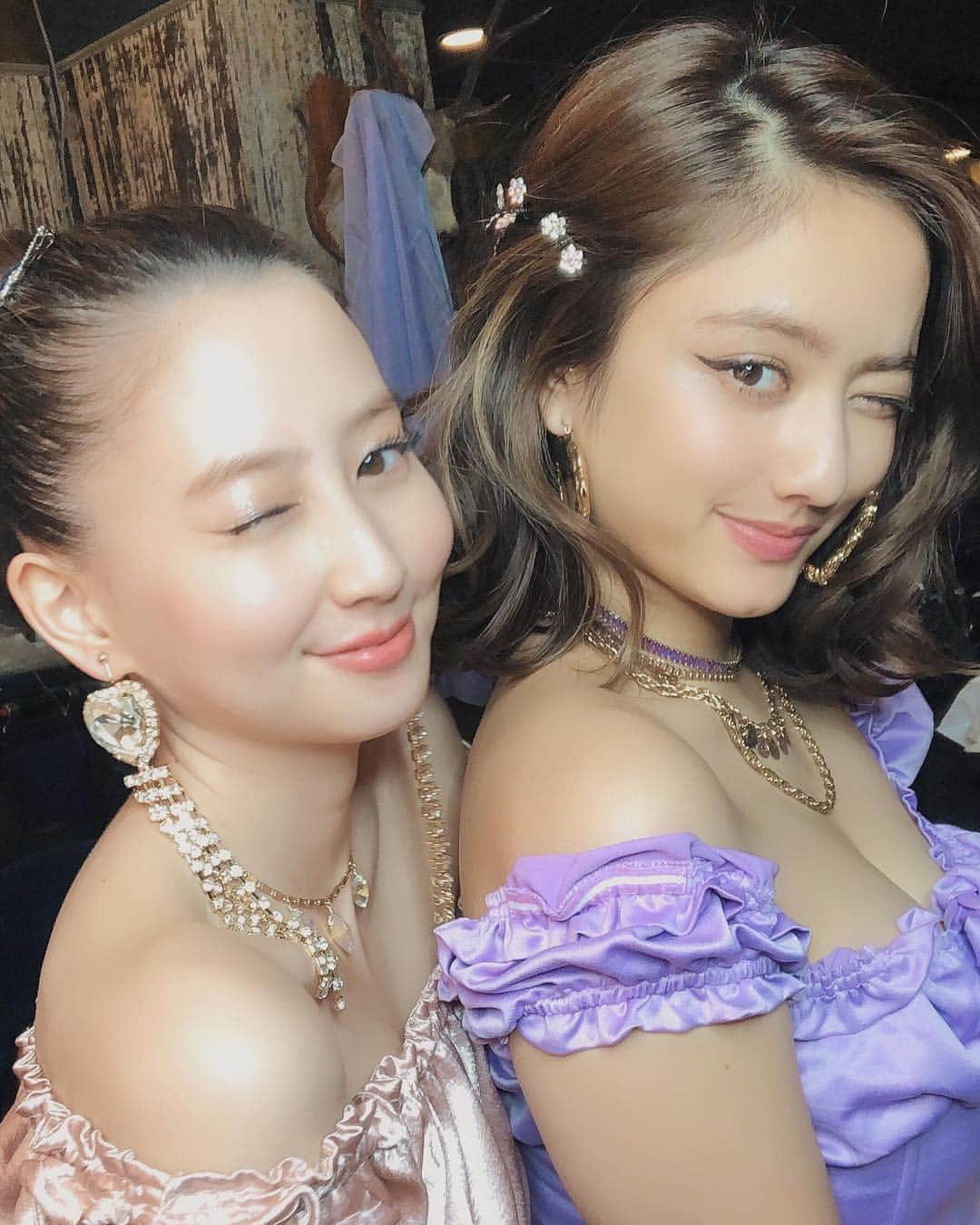 谷まりあさんのインスタグラム写真 - (谷まりあInstagram)「My lovely sister Mayuko Chan 💖💖 卒業おめでとう。  まりあの心からは卒業してないけどね。ずっとあなたの妹です🥰 #vivinight #まゆまり #河北麻友子 ちゃん」4月18日 23時53分 - mariaaaa728