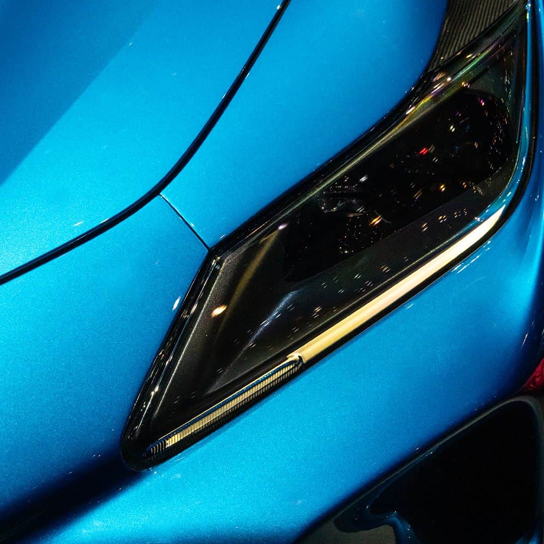フェラーリさんのインスタグラム写真 - (フェラーリInstagram)「The #FerrariF8Tributo’s iridescent body work shines bright with Prancing Horse excellence and superior craftsmanship. #Ferrari #Details」4月19日 0時02分 - ferrari