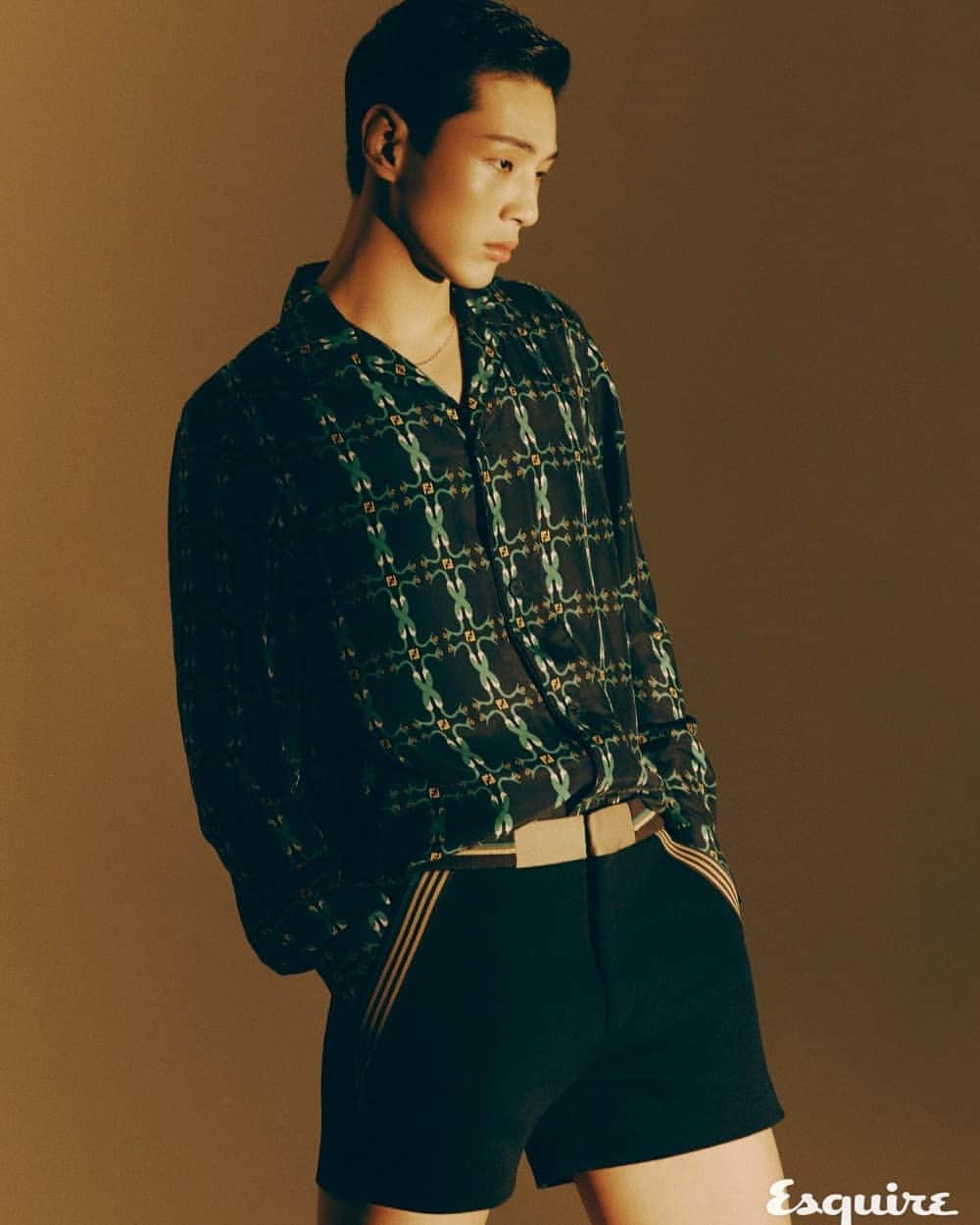 Just a girlさんのインスタグラム写真 - (Just a girlInstagram)「Ji Soo @actor_jisoo 💜 for Esquire Korea March 2019. 📸 by Park Jongha . . . . . . #지수#JiSoo#김지수#KimJiSoo#koreanboy #asianboy#아지트샵 #추천멘토 #치위생사 #간호사 #직장인부업 #미용인 #미용 #연남동카페 #연남동맛집 #신혼여행 #신혼 #신혼부부 #おしゃれ #オシャレ #いいね返し #フォロー #韓国人 #韓国 #セルカ #自撮り #ファッション #フォロー」4月19日 0時06分 - cecithegirl