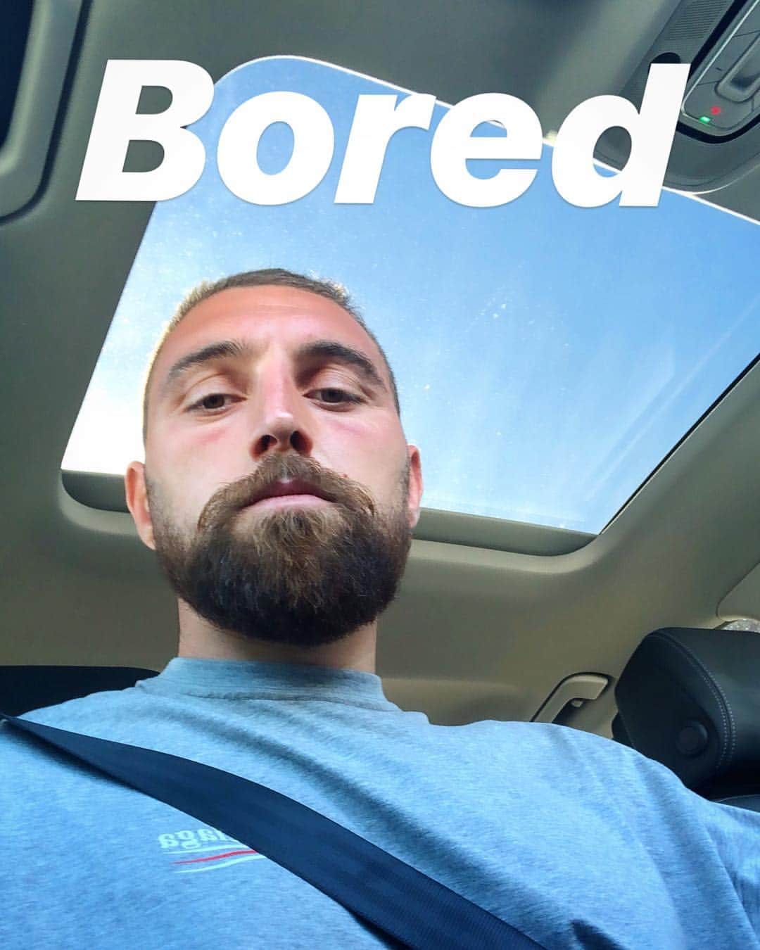 グラム・カシアのインスタグラム：「🇺🇸N traffic is worse in the 🌏」
