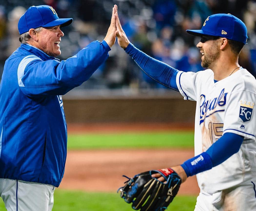 カンザスシティ・ロイヤルズさんのインスタグラム写真 - (カンザスシティ・ロイヤルズInstagram)「Give us ✋, #Royals fam!  #NationalHighFiveDay」4月19日 0時30分 - kcroyals