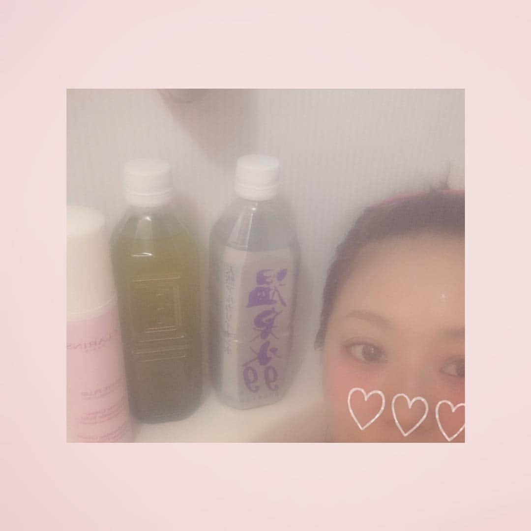 井口裕香さんのインスタグラム写真 - (井口裕香Instagram)「お清め〜☝🏻🚿 #きょうもいちにちおつかれさまでした #仕事の合間と終わりにジム行けてハッピー #温泉水99 #ellecafeayuraojiru #ayuraojiru #clarins #クラランス #ホワイトプラスブライトクレンザー」4月19日 0時44分 - ooo31_iguchiyuka_31ooo