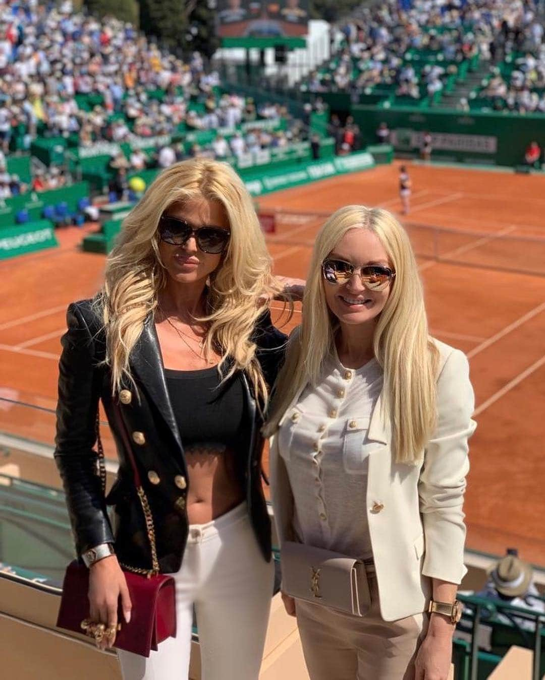 ヴィクトリア・シルヴステッドさんのインスタグラム写真 - (ヴィクトリア・シルヴステッドInstagram)「Gorgeous day at the #montecarlorolexmasters watching #Nadal #Dimitrov @anette_bjerke 🎾🥂」4月19日 0時55分 - victoriasilvstedt