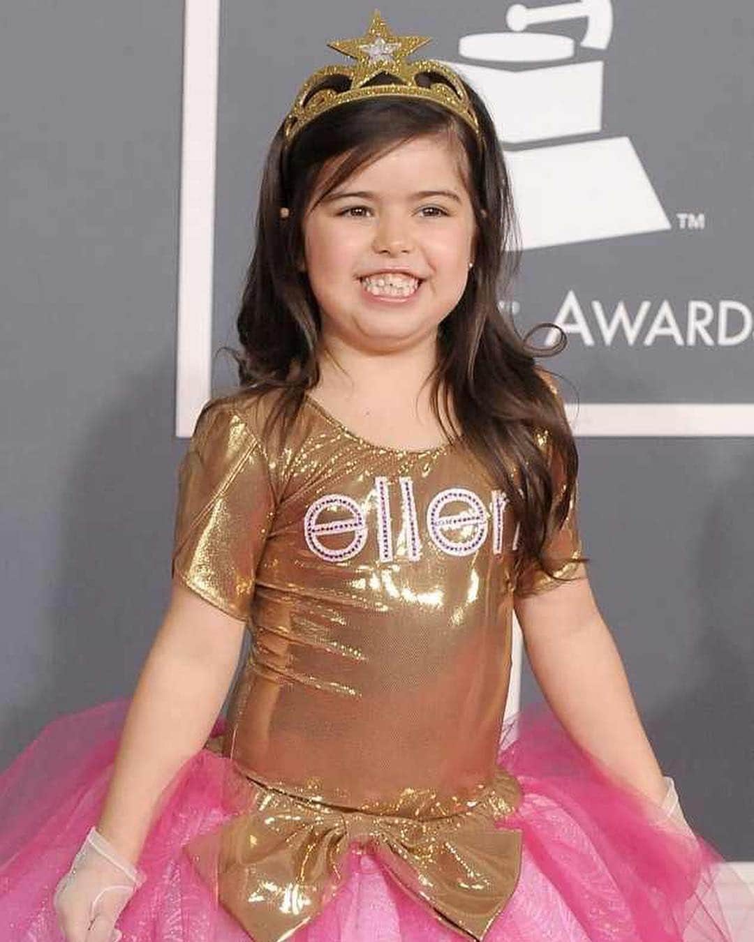 E! Onlineさんのインスタグラム写真 - (E! OnlineInstagram)「Sophia Grace turns 16 today and we are not okay. 😳(📷: WireImage/Instagram)」4月19日 1時04分 - enews
