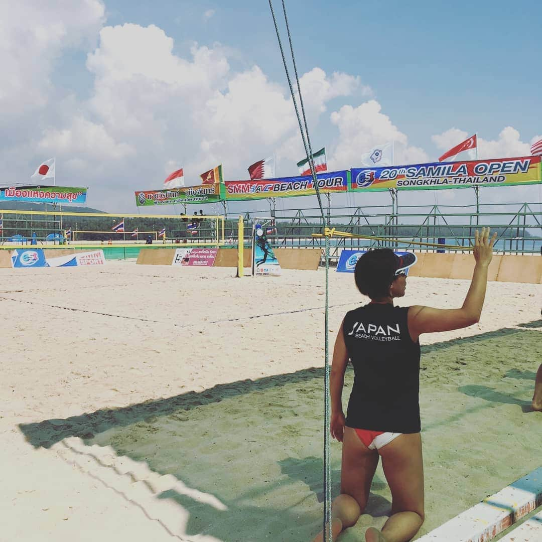 草野歩さんのインスタグラム写真 - (草野歩Instagram)「AVC Women's Beach Tour2019 Vietnam Can Tho Open  明日は地元Vietnamと対戦。まずはプール戦から頑張ります‼️ #beachvolleyball #volleyball #ビーチバレー #バレーボール #fivb #sports #スポーツ #PASONA #パソナ #デュアルキャリア #日本体育大学 #Nippon Sports Science University #NSSU #ルックスオティカジャパン #Luxottica Japan #大学院 #phd #phdstudent #博士号 #コーチ学 #コーチング #coaching」4月19日 1時04分 - kusano_ayumi