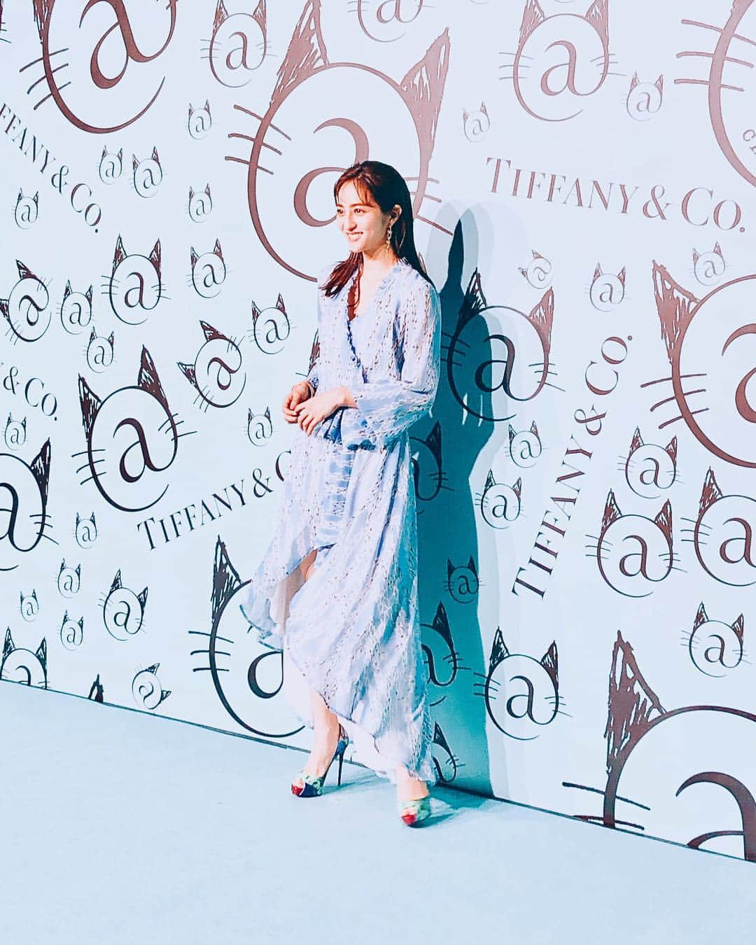 堀田茜さんのインスタグラム写真 - (堀田茜Instagram)「Tiffany&Co. at Harajuku catstreet🐈 美術館みたいな素敵な空間だった🧚🏻‍♀️ 明日19日オープン。  #tiffany #tiffanyxcatstreet 👗 @nomuramasashi_stylist 💄 @kanbe61」4月19日 1時07分 - akanehotta