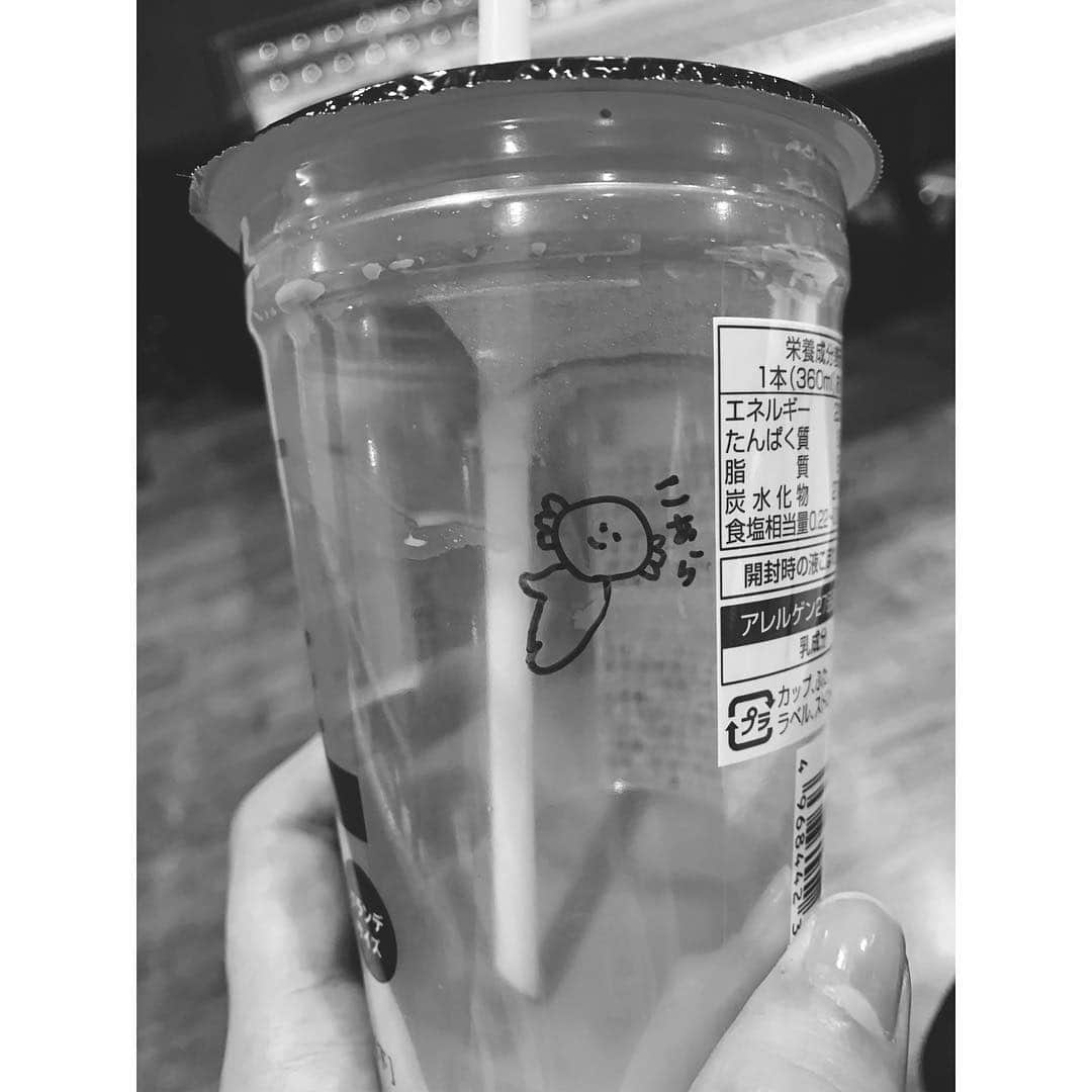 大原ゆい子のインスタグラム：「素晴らしい演奏を聴きながら、そういえば昔コーヒー嫌いだったことを思い出した 嫌いなものや苦手なものは時間が経つと結構好きになる。 好きなものを嫌いになる事はあまり無いけどね  どの曲も好きだけど新しい曲はとても好きな曲、自分自身が早く聴きたい。」
