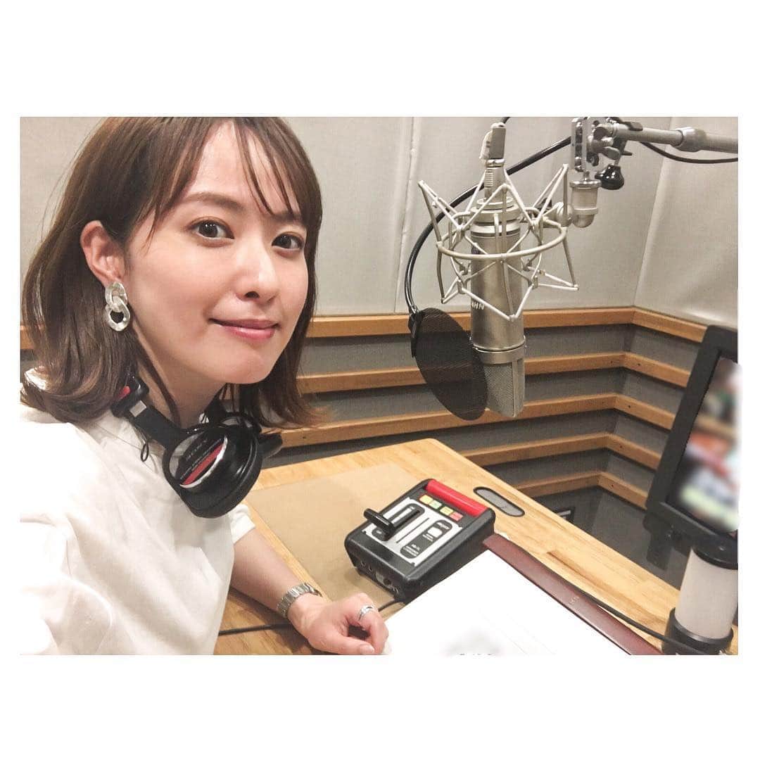 のインスタグラム：「連休いかがお過ごしでしょうか。 こちらはNHK「BS先取り情報」ナレーション中。 かれこれ5年程担当させてもらっています。 ． 番組の合間に 翌月のBSおすすめ番組を紹介するもので、毎月こうしてブースで声入れ。 タイミングが合えば、お耳にかかれるかと思います👂🎙ぜひ📺 ． #NHK #NHKBS1 #NHKBSプレミアム #BS先取り情報 #西島まどか」