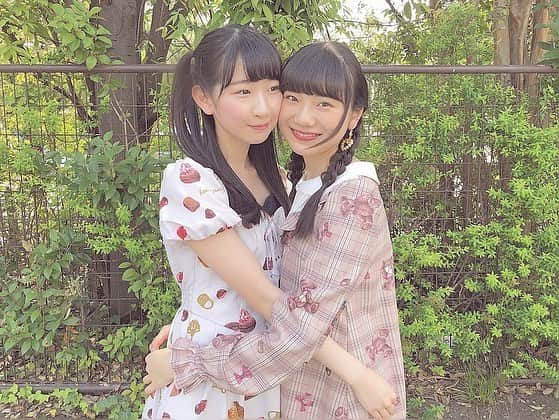 高橋七実さんのインスタグラム写真 - (高橋七実Instagram)「・ ・ 今日の#ワンピース は可愛い系の🧸🎀🗝 ・ なんとみゆみゆと同じブランドでした😳 ・ 私あまり着ない感じのお洋服なので、かなりレアです。笑 ・ ・ #藤崎未夢 #高橋七実 #ハーフツイン #してみました #しばらくしないかも #とにかく #みゆみゆ が #可愛い」5月3日 19時56分 - nanami.t_0707