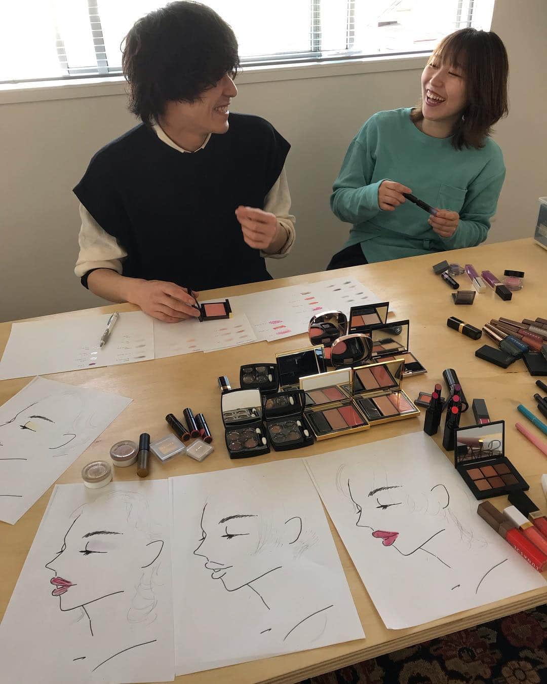 久保雄司さんのインスタグラム写真 - (久保雄司Instagram)「朝から撮影のassistありがとう😌🙏🏻 準備が結果✊🏻 #six_salon」5月3日 19時58分 - six_kuboyuji