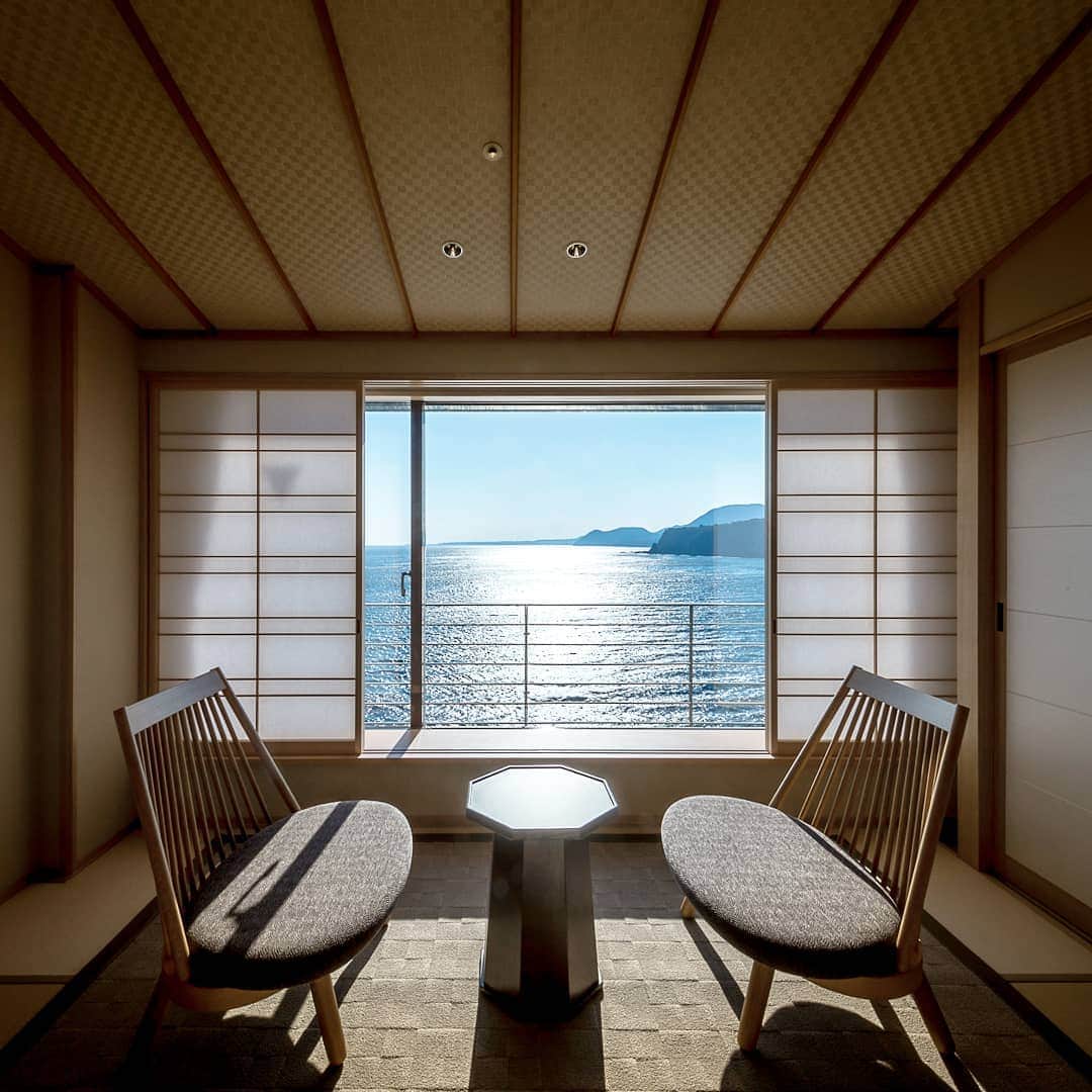 稲取銀水荘さんのインスタグラム写真 - (稲取銀水荘Instagram)「新しい時代、連休の後半もどうぞごゆるりと。  #稲取銀水荘 #伊豆稲取 #伊豆旅行 #伊豆温泉 #東伊豆 #東伊豆旅行 #東伊豆温泉 #温泉旅館 #温泉好きな人とつながりたい #旅好きな人とつながりたい #絶景 #海 #きらきら #GWお出かけ #GW旅行 #令和 #憲法記念日 #いいね伊豆 #伊豆元気旅」5月3日 19時58分 - inatoriginsuisosta_izu
