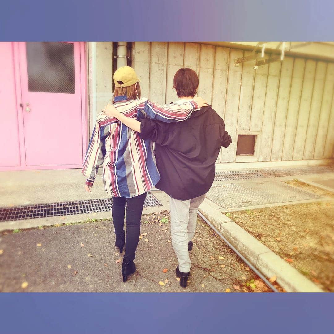 山田菜々美のインスタグラム：「. ズッ友👬 . #ズッ友 #仲仔 #ワロタ」