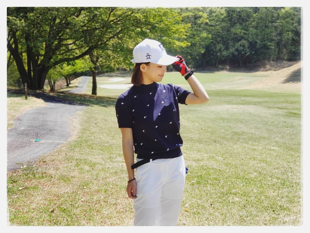 保坂玲奈さんのインスタグラム写真 - (保坂玲奈Instagram)「⛳ . ウェアは上下とも @srixonbydescente . 今年の春からスタートしたラインで 私服で使えそうなくらい ナチュラルで使いやすくて可愛い♡ . . . #ゴルフウェア #ゴルフコーデ #ゴルフ女子 #srixon #スリクソン #descendant #descentgolf #srixongolf #srixonbydescente #デサント #スリクソンゴルフ #デサントゴルフ #スリクソンバイデサント」5月3日 20時55分 - __renao_0707