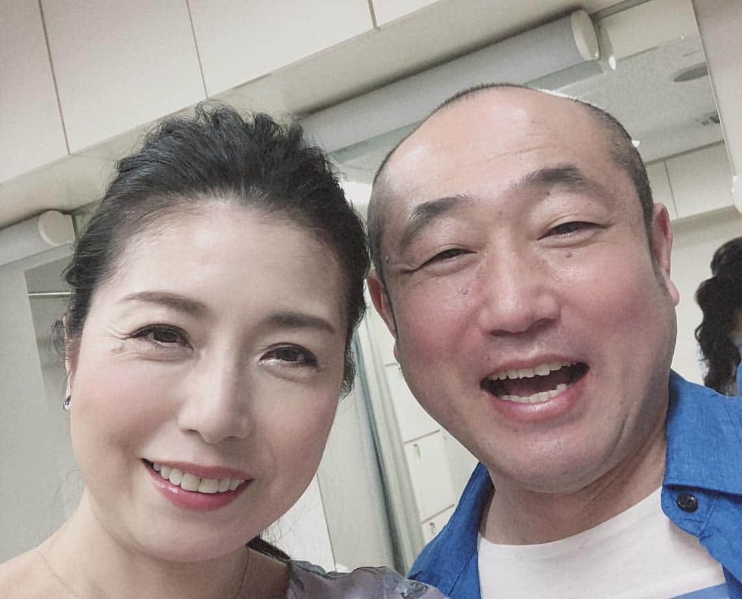 高橋ひとみさんのインスタグラム写真 - (高橋ひとみInstagram)「今日も東海テレビ「スイッチ！」を ご覧いただきまして  ありがとうございました😊 とても良いお天気なので 何処か良いところに行ってきます🏃‍♂️ #藤本アナ #速水アナ #森アナ #吉田ジョージ #ずんやす #阿佐ヶ谷姉妹  #ユキトリイ」5月3日 11時57分 - hitomi_momoe