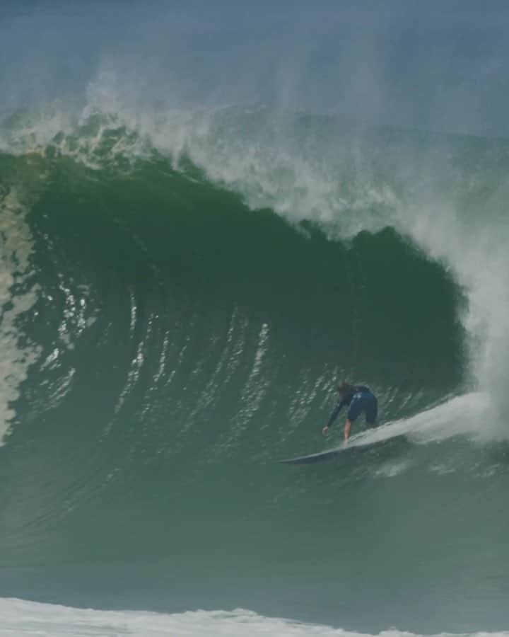 ジョン・ジョン・フローレンスのインスタグラム：「The level of big wave surfing last year was incredible. Huge respect to everyone who raised the bar!!」