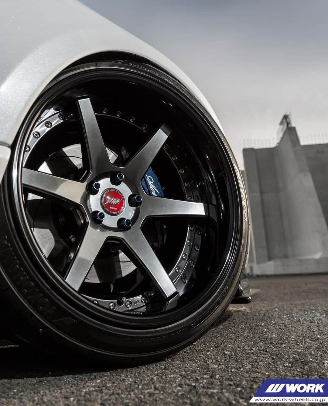 のインスタグラム：「@garage_active Nissan Skyline on NEW WORK Zeast BST1 #artofwheel #zeastbst1」