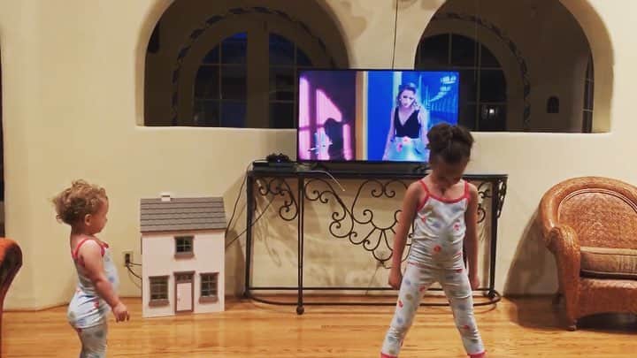 A.J.のインスタグラム：「The girls love this song @taylorswift @brendonurie ...I mean, I do too...killer tune guys!! full vid in my story... Thanks @rochelle_deanna for directing our little music vid」
