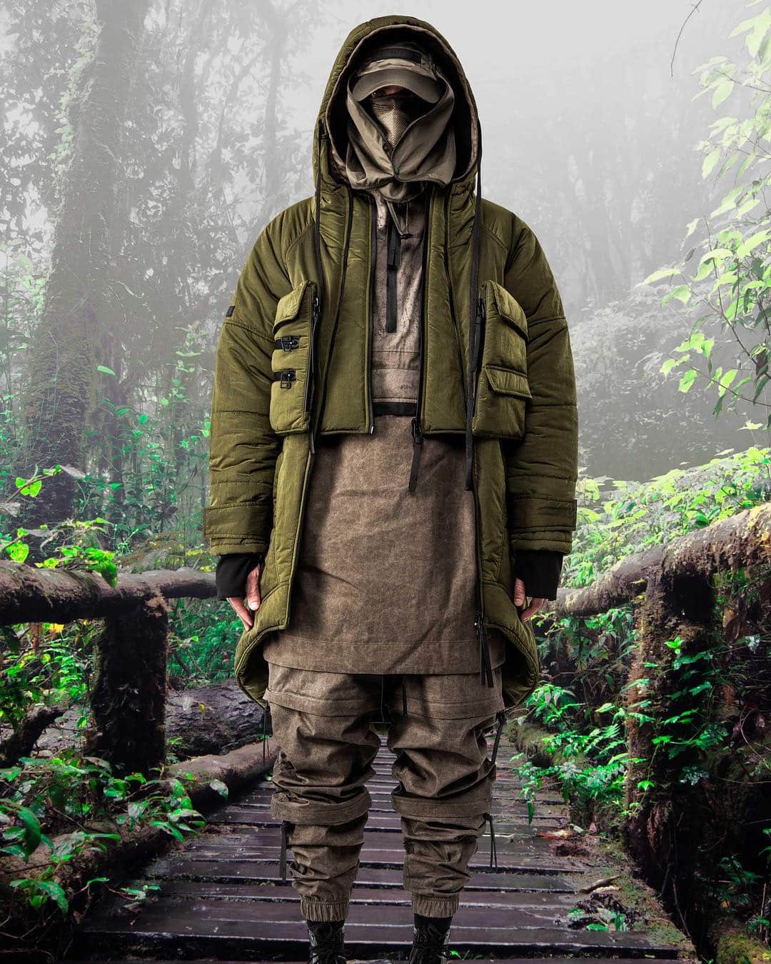 HYPEBEASTさんのインスタグラム写真 - (HYPEBEASTInstagram)「@hypebeaststyle: @gall_design has unveiled a technical collection, titled “Aeon-X” for Fall/Winter 2019. Accentuated outerwear, military-inspired looks and combat-ready accessories make up the extensive range, with each piece receiving a heavy dose of zips, pockets, toggles and specialist fabrics. Swipe to check out the looks, which are available for pre-order now at its website.  Photo: GALL」5月3日 12時18分 - hypebeast