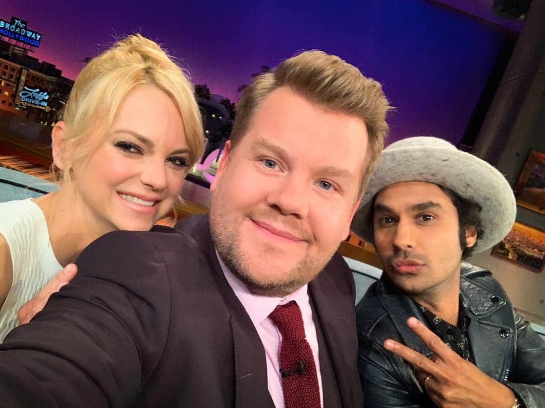 アンナ・ファリスさんのインスタグラム写真 - (アンナ・ファリスInstagram)「I’m on Corden with @kunalkarmanayyar! Tonight at 12:37/11:37c on CBS! Musical guest is @direalshaggy ft @_alexanderstewart! #LateLateShow」5月3日 12時28分 - annafaris