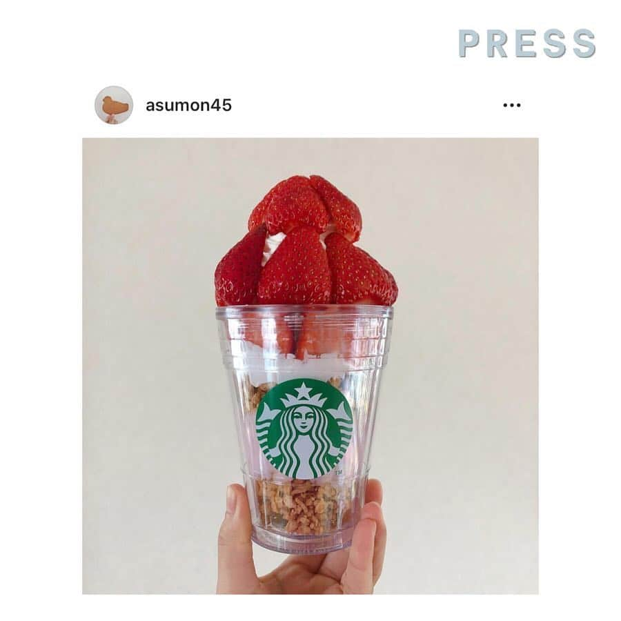 PRESSさんのインスタグラム写真 - (PRESSInstagram)「まだまだ楽しめる！いちごを﻿ おうちでアレンジする方法🍓﻿ ﻿ ☑︎ロールケーキとマグカップに﻿ いちごを飾り付けて、﻿ itonowa風に♡﻿ ﻿ itonowaは上野にあるフルーツが有名な﻿ 大人気カフェ。「スポット」で検索してみて♡﻿ ﻿ ﻿ ﻿ ☑︎スタバの期間限定メニュー﻿ #ストロベリーベリーマッチフラペチーノ﻿ に紅ほっぺを飾りつけて、ボンボンの完成！﻿ ﻿ ﻿ ﻿ ☑︎トーストにいちごをトッピングして﻿ 朝からハッピーな時間を☕︎﻿ ﻿ ﻿ みんなの、いちごアレンジを﻿ タグ付けで教えてね🍓﻿ ﻿ ﻿ —————————————————— ㅤ﻿﻿ ﻿﻿ お気に入りの写真に @pressblog #pressblog をㅤ﻿﻿ タグ🏷して投稿してください♡﻿﻿ PRESS公式アカウントでㅤ﻿﻿ あなたのアカウントをご紹介致します! ㅤ﻿﻿ ㅤ﻿﻿ ——————————————————﻿﻿ ﻿ ##いちご#いちごスイーツ#いちご好き#いちごパフェ #いちごアイス #いちご🍓 #スイーツ好き #スイーツ部 #スイーツ女子 #スイーツ巡り #スタバ #スタバカスタム #スイーツ女子 #いちごタルト #ソフトクリーム #東京カフェ #東京カフェ巡り #いちごビュッフェ #スイーツ大好き #pressblog」5月3日 12時42分 - press.inc