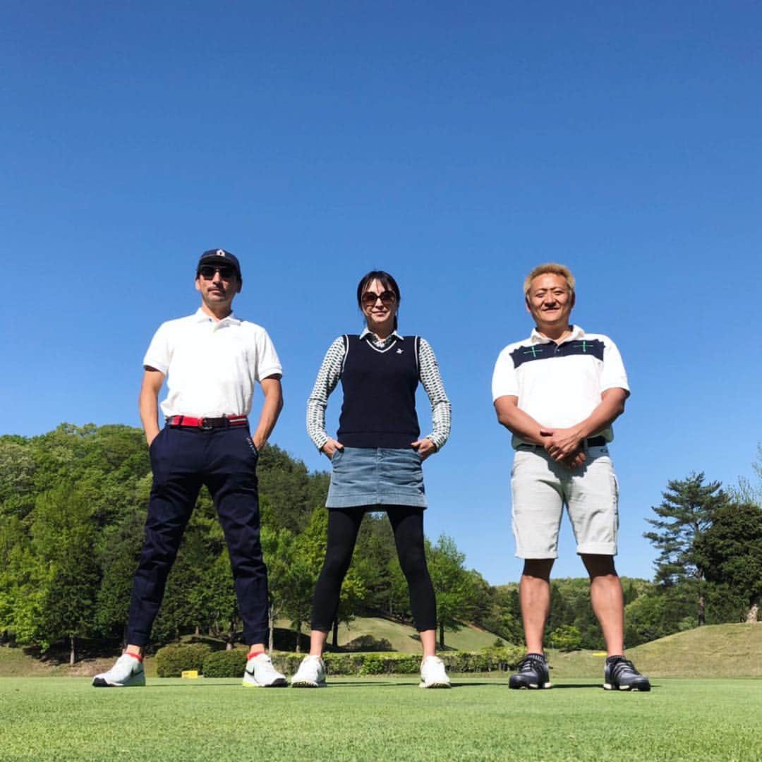 のインスタグラム：「. 令和最初のラウンドは… 気持ちいい五月晴れの中で義弟との初対決⛳️ 見事、ねぇちゃんの勝ちで幸先良い令和のスタート！！！ . . . #令和最初のラウンド #気持ちいい五月晴れ #義弟との初対決 #ねぇちゃんの勝ち #けどな #ドライバー飛びすぎ #300ヤードくらい飛んでたで #幸先良い #令和のスタート #またやろな #ゴルフ女子 #golf女子 #ゴルフ大好き」