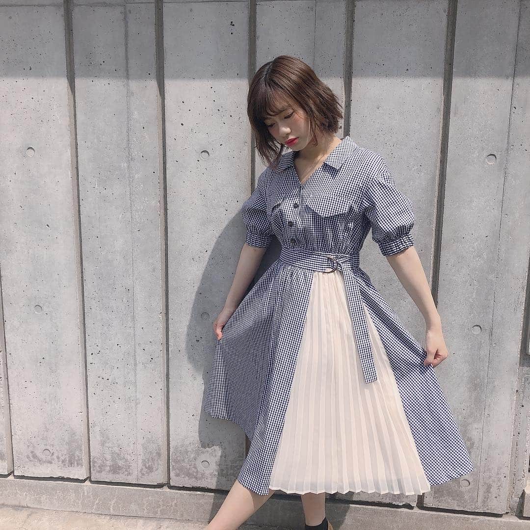 深川舞子のインスタグラム：「握手会朝早くからありがとうございました！ 少し久々の大阪楽しかったです😊  今日はワンピースでした！ スカートがチェックと白に分かれていてすごく可愛くて一目惚れしました😍  #ootd #jillbyjillstuart」