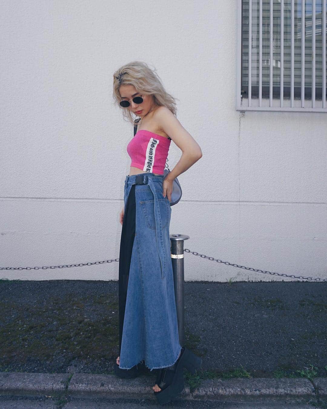 FIG&VIPERさんのインスタグラム写真 - (FIG&VIPERInstagram)「NEW💘 ✔️LOGO KNIT BARE TOP✨¥3,500 ✔️WRAP DENIM LONG SKIRT✨¥7,900+tax 新作たっくさん入荷しました♪ new topはサイドにロゴをデザインしたラメニットベア💘 渋谷109店では、再入荷したデニム💡SKと選べるTOPSのお得なSETフェアを実施中！！ #figandviper #new」5月3日 13時35分 - figandviper